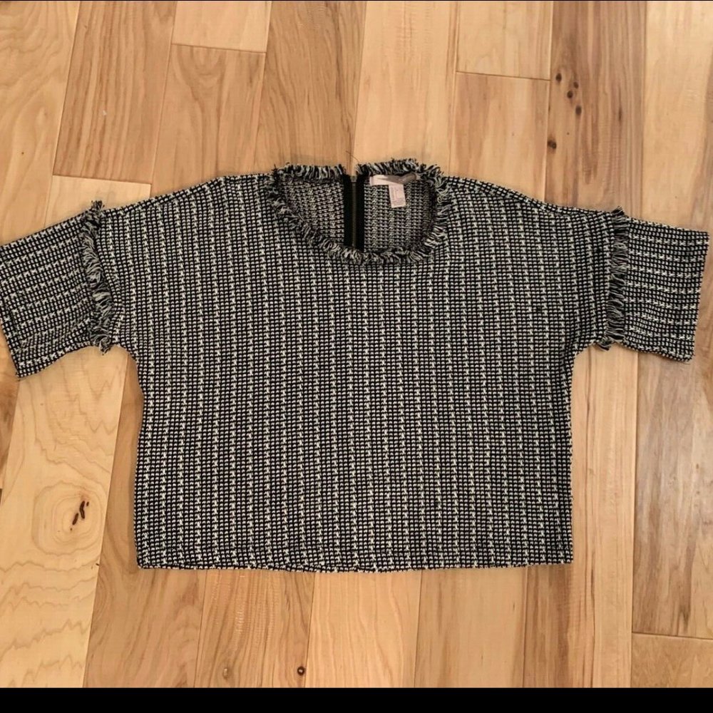Forecer 21 Contemporary Black White Knit Crop Top